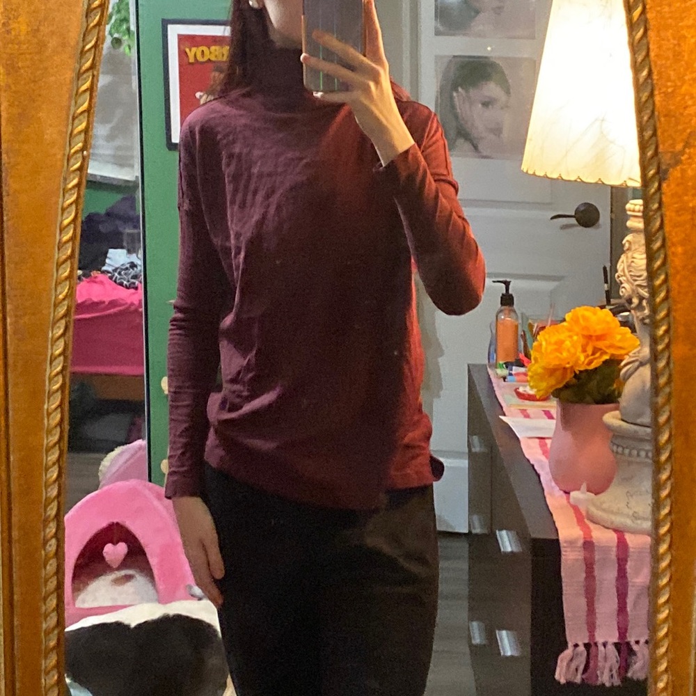 Plum/maroon turtleneck